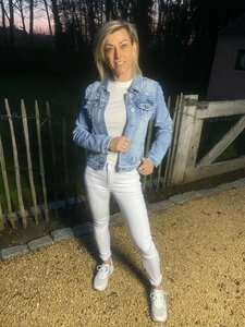 Jeansvest met pareldetails